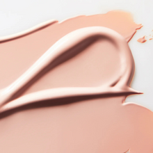 Charger l'image dans la galerie, Sérum teinté SuperNatural Radiance avec SPF 30