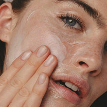Charger l'image dans la galerie, Huile Lactée Nettoyante