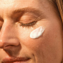 Charger l'image dans la galerie, Crème légère à la Vitamine C