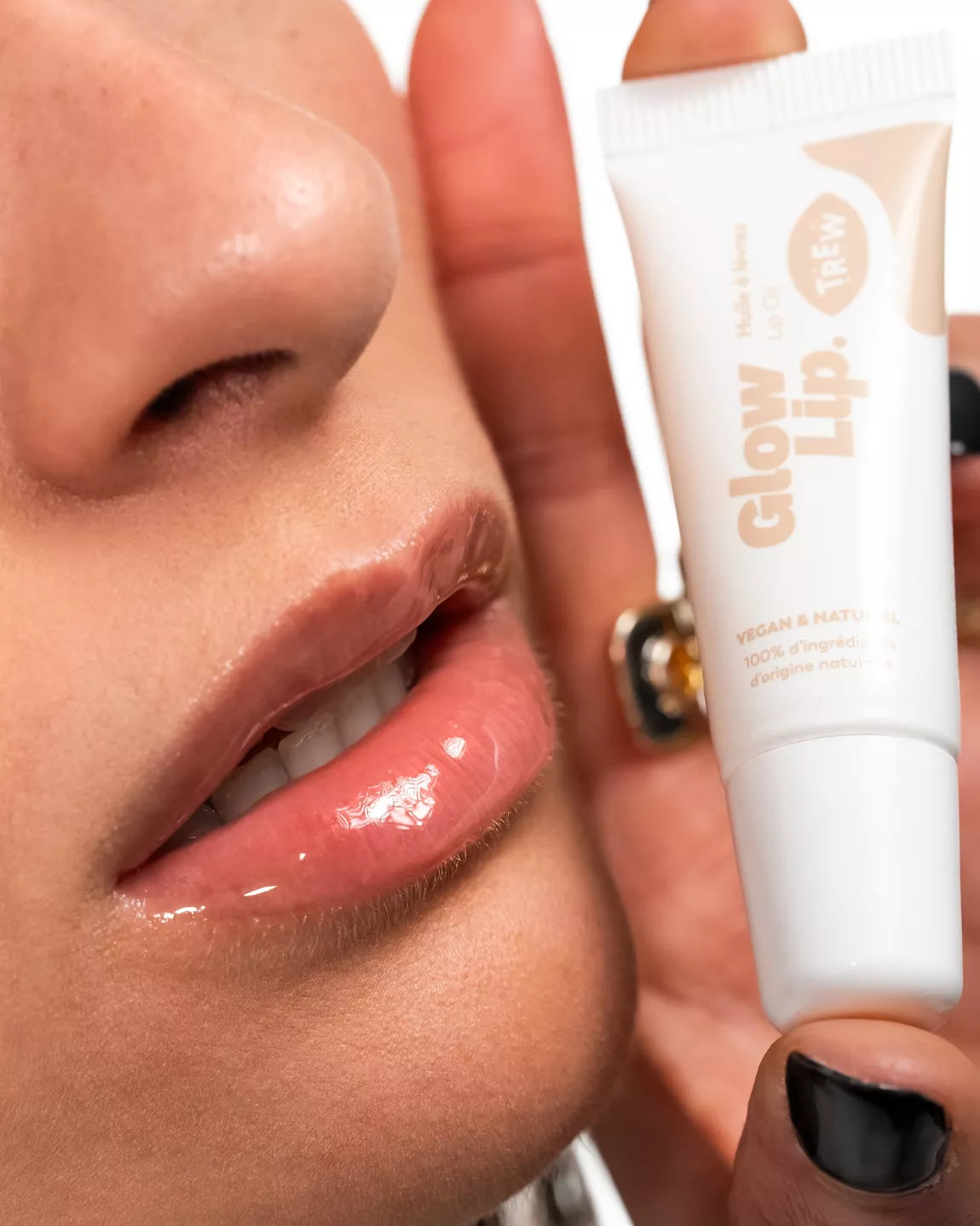 Huile à lèvre Glow Lip de la marque Trew, vendu chez Les Procrastineuses à Tours