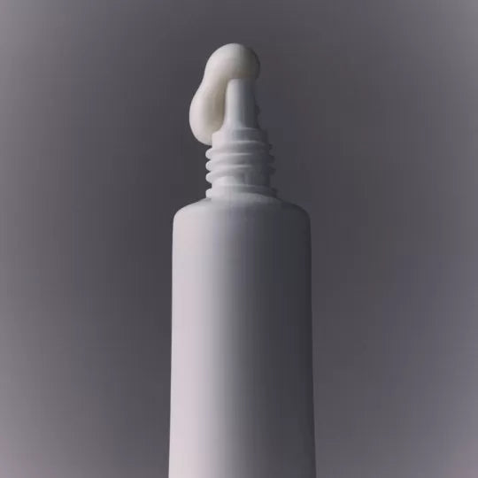 Soin contour des yeux de la marque Whamisa, skincare coréenne, vendu chez Les Procrastineuses à Tours